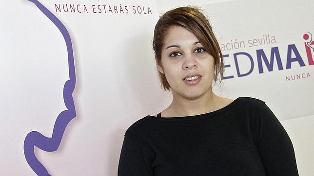 Nabila Adda, de 24 a�os, tuvo a una hija totalmente sana pese a las recomendaciones de los m�dicos de que abortase
