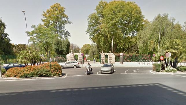 El cruce entre Virgen de Luj�n y la calle Santa Fe, donde ha tenido lugar el atropello mortal de una mujer