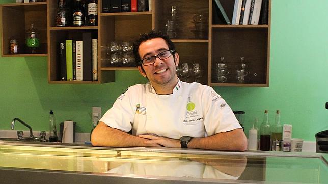 Jes�s Escalera, en su establecimiento en Guadalajara (M�xico)