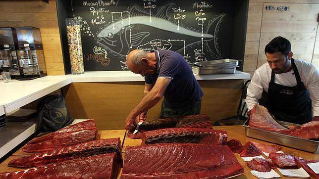 Despiece del at�n en La Pepona