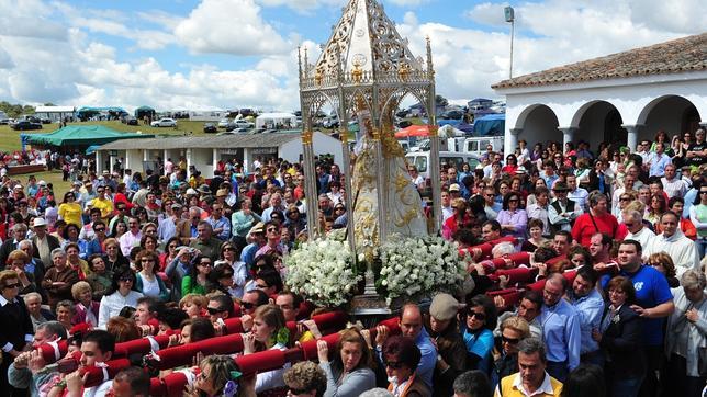 Imagen de la romer�a de la Virgen de las Veredas de Torrecampo
