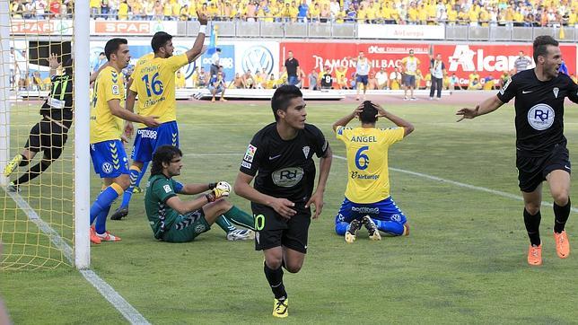 Uli D�vila celebra el gol del ascenso del C�rdoba en Las Palmas