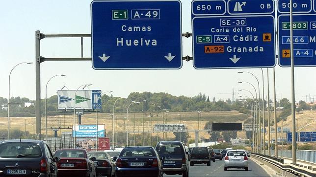 Tr�fico intenso en la autopista A-49 direcci�n Huelva