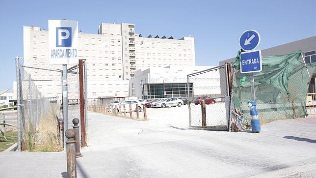 Resultado de imagen de HOSPITAL VIRGEN DE VALME PARKING