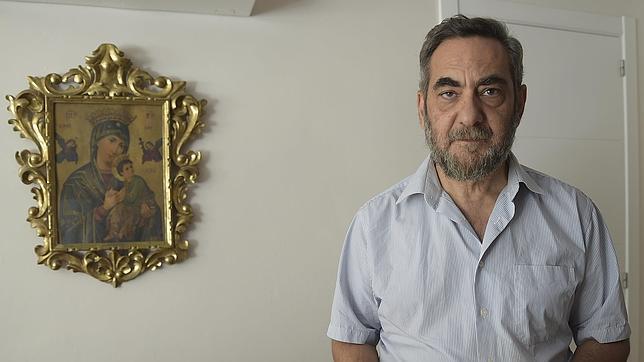 Jos� Fernando P�rez Santos objet� en 1976 a la mili y tuvo que huir de Espa�a