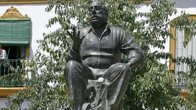 Monumento a Manolo Caracol, en la Alameda de Hércules