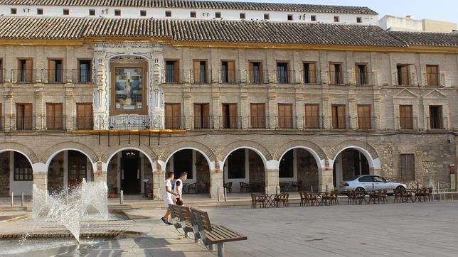 Plaza del Ayuntamiento de Baena que acoger� el viernes el banquete romano
