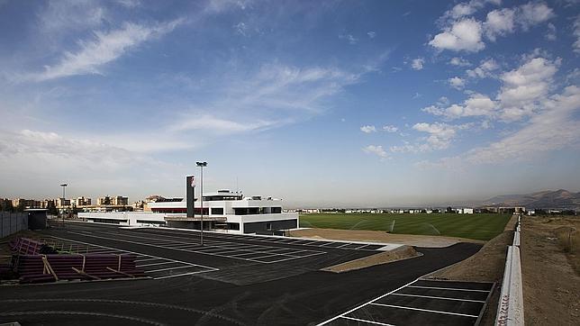 La Ciudad Deportiva del Granada est ya hecha a expensas del enganche de luz