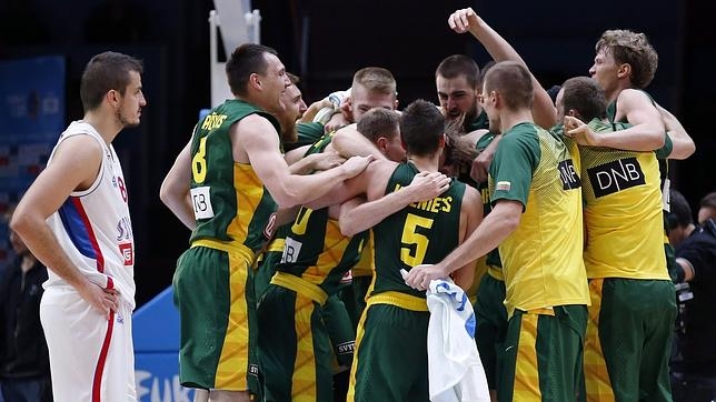 Lituania da la sorpresa ante Serbia y se enfrentar a Espaa en la final del Eurobasket