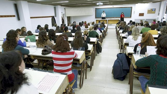 La Junta lleva sin celebrar ofertas públicas de empleo en Salud desde el año 2012