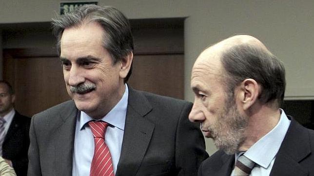 El Gobierno perdonará multas de 185.000 euros a quienes legalicen «empleos B» El Gobierno perdonará multas de 185.000 euros a quienes legalicen «empleos B»