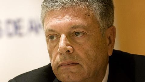 La CAM busca socios «in extremis» para esquivar una inminente intervención La CAM busca socios «in extremis» para esquivar una inminente intervención