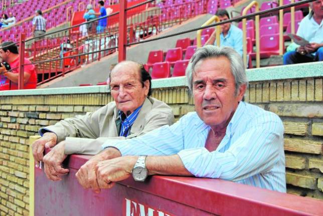 El exrejoneador ngel Peralta y el ganadero Fermn Daz 