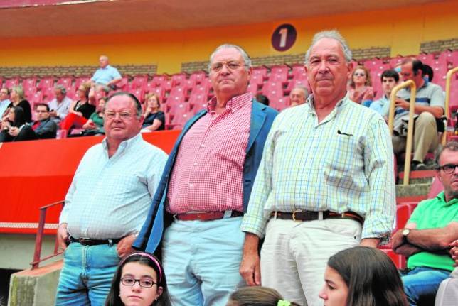 Antonio El�as, Enrique Mu�oz de la yeguada �Campo Bajo�  y Antonio S�ez  