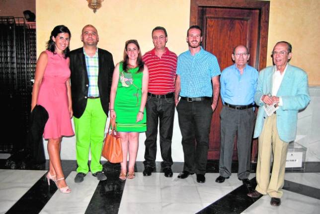 Elena L�zaro; el vicerrector de Innovaci�n, Enrique Quesada; Silvia Dur�n, Miguel Dorado, Alberto Le�n, el investigador del CSIC Jos� Mar�a Rodero y el profesor Antonio Rodero