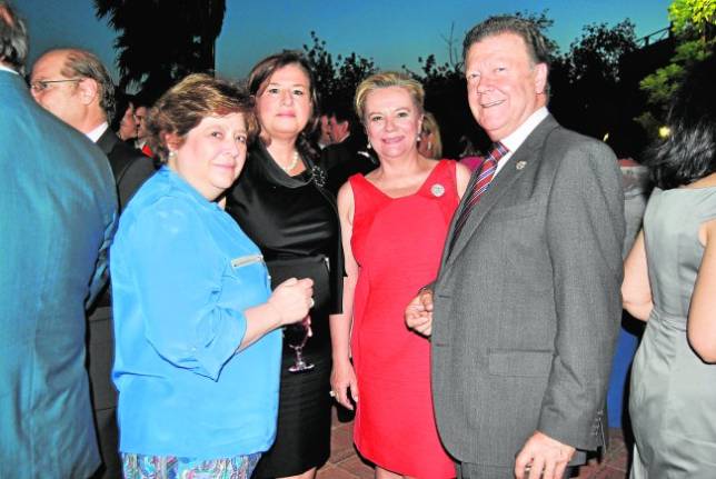 El fiscal jefe de C�rdoba, Jos� Antonio Mart�n Caro, junto a Cristina Sanz, Mar�a Victoria Garc�a de la Cruz y Aurora Saravia