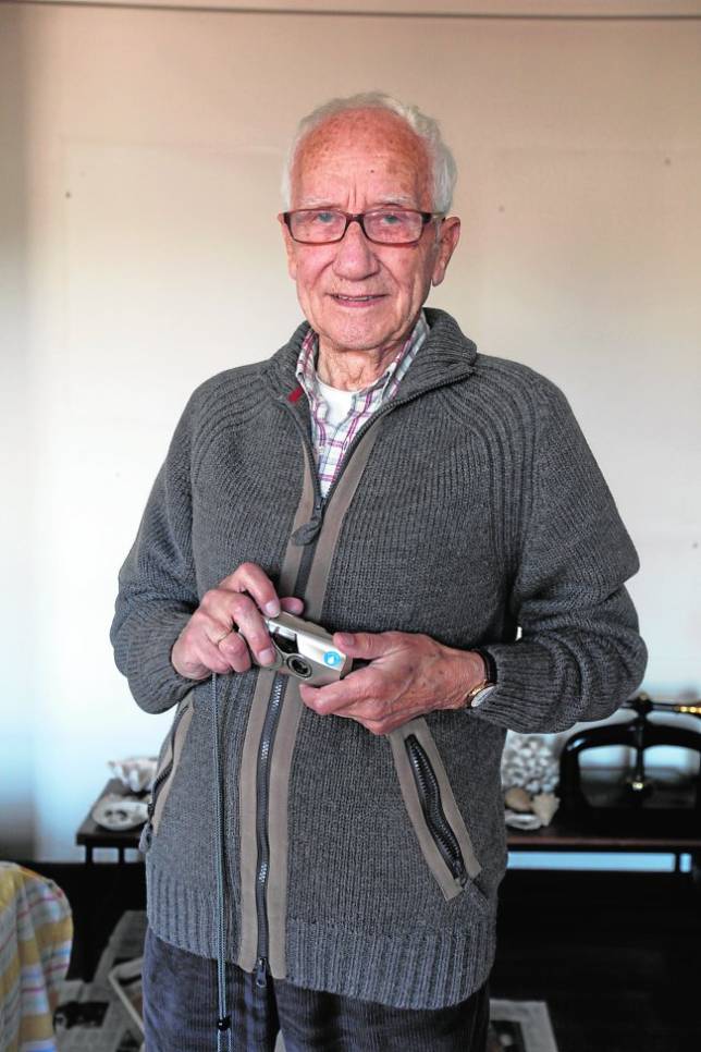 GONZALO JUANES CIFUENTES nacio el 23 de mayo de 1923 en Gij�, donde ha muerto el 9 de julio de 2014.