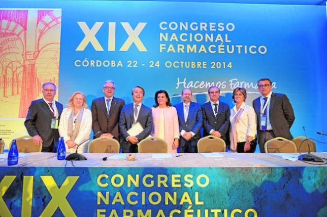 Ponentes en el XIX Congreso Nacional de Farmac�uticos, que ayero aprob� la �Declaraci�n de C�rdoba� con medidas para impulsar el sector