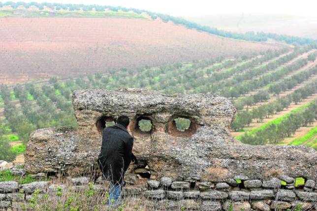 Restos arqueol�gicos del yacimiento de Ategua, a pocos kil�metros de Santa Cruz