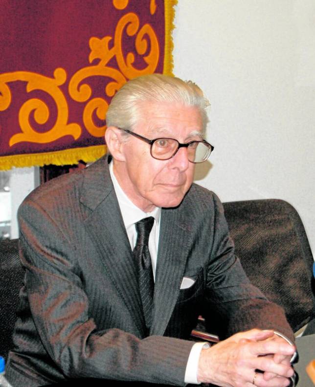 (profesor titular de historia de la medicina en la universidad upv/ehu)LUIS S. GRANJEL naci� en Segura (Guip�zcoa) en 1920 y falleci� el 29 de noviembre en Salamanca. M�dico e historiador de la Medicina. Se doctor� en la Universidad de Madrid con una tesis dirigida por Pedro La�n Entralgo. Profesor de Historia de la Medicina en la Universidad de Salamanca, donde obtuvo el cargo de catedr�tico en 1955. En 2003 fue nombrado miembro numerario de la Real Academia Nacional de Medicina.
