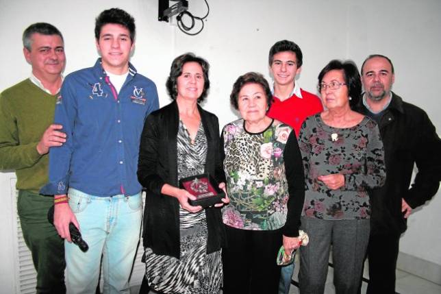 La arquitecto homenajeada Mar�a Dolores Alcaide tambi�n estuvo con su familia