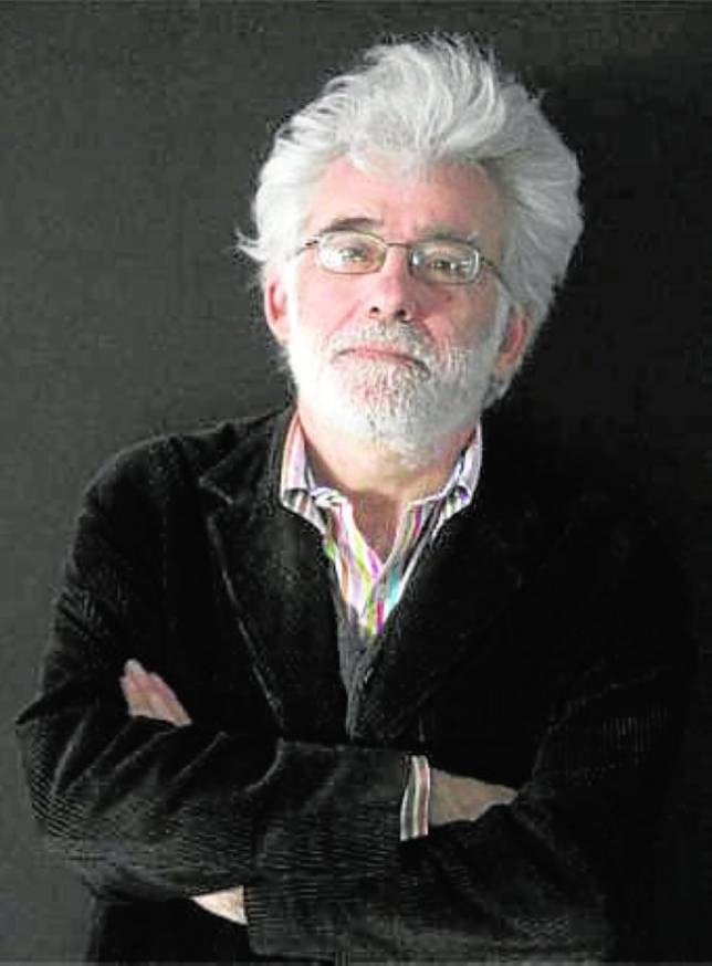 �NGEL GONZ�LEZ GARC�A naci� en Burgos en 1948 y falleci� el 21 de diciembre en Madrid. Historiador y cr�tico de arte. Premio Nacional de Ensayo en 2001 por �El resto. Una historia invisible del arte contempor�neo� (ed. Museo de Bellas Artes de Bilbao y Museo Nacional de Arte Reina Sof�a).