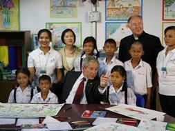 Bush condena la «tiranía» del régimen birmano y pide libertades en China