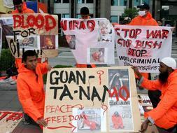 Bush condena la «tiranía» del régimen birmano y pide libertades en China