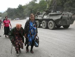 Georgia anuncia el alto el fuego en Osetia del Sur y Rusia desmiente que haya puesto fin a las operaciones militares