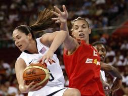 Rafa Nadal asegura una medalla más para España tras batir al serbio Djokovic en semifinales por 2 sets a 1