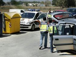 ETA hace estallar dos artefactos en la costa de M�laga y la polic�a desactiva un tercero bajo un puente de la A-7