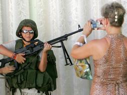 El presidente Medv�dev confirma que ma�ana comenzar� la retirada de tropas rusas