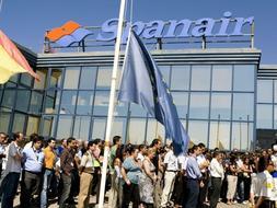 Espa�a se queda en silencio en se�al de duelo por las v�ctimas del accidente a�reo de Barajas