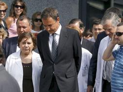 La identificación de las víctimas y el dolor de las familias marcan el día después de la tragedia aérea de Barajas