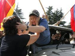 La condena de occidente contrasta con el júbilo en las regiones separatistas tras el reconocimiento de Rusia