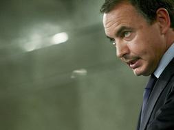 Zapatero anuncia que va a pedir su comparecencia en el Congreso para hablar de empleo y medidas econ�micas