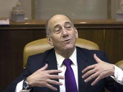 La Policía israelí recomienda a la Fiscalía que procese al primer ministro Ehud Olmert por corrupción