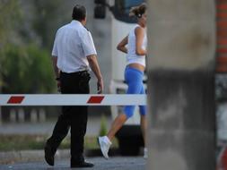 Un policía nacional recorre diez kilómetros con una bomba lapa en los bajos de su coche