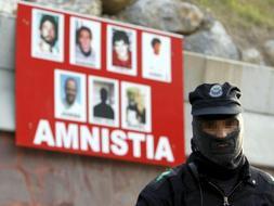 ETA causa once heridos leves en un atentado contra la comisar�a de la Ertzaintza de Ondarroa