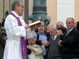 Familiares y amigos velan en Segovia los restos mortales del militar asesinado por ETA 