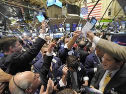 La incertidumbre sobre el resultado de la votaci�n en el Congreso hunde Wall Street