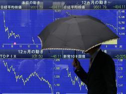 El Nikkei sufre la tercera peor ca�da de su historia y baja hasta l�mites de 2003 