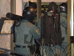 Aitzol Iriondo llega a Par�s para continuar el interrogatorio