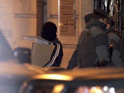 La Guardia Civil detiene en Guip�zcoa a cuatro presuntos miembros de un comando de informaci�n de ETA