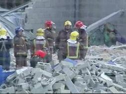 Cuatro nios muertos y al menos nueve heridos al hundirse una instalacin deportiva en Barcelona por el temporal