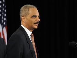 La 'era Obama' sigue con el cambio y suma a su equipo a Eric Holder, el primer secretario de Justicia negro