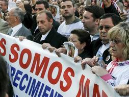Familiares de Marta se manifestan en Madrid para reclamar un refer�ndum por la cadena perpetua