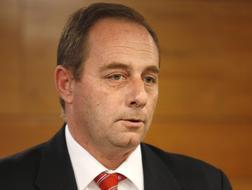 Zapatero asegura al padre de Marta del Castillo que estudiar� el cumplimiento �ntegro de penas