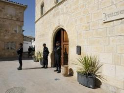 La alcaldesa de La Muela, su marido y otras 16 personas, detenidas por corrupci�n urban�stica