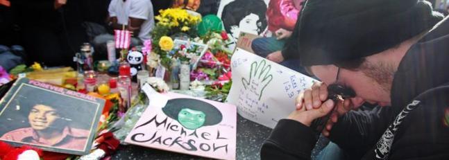 Muere Michael Jackson tras sufrir un paro cardaco